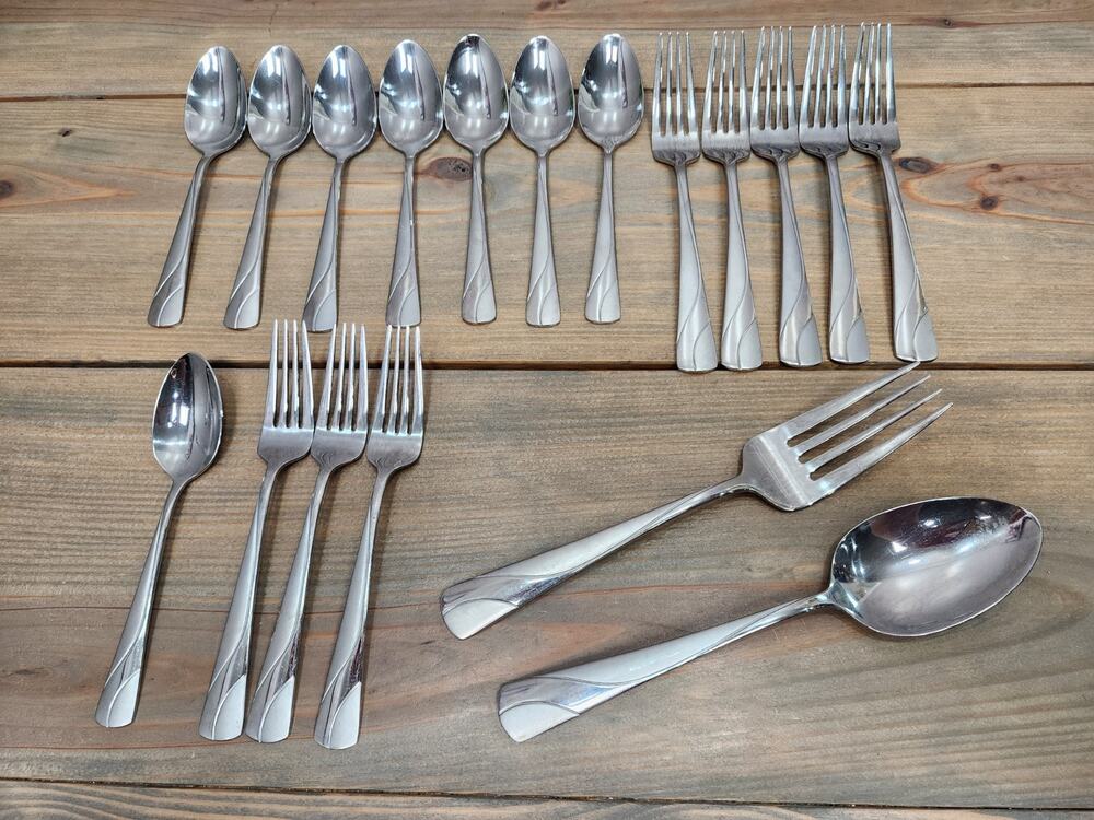 Oneida Flatware Stainless Steel Swirl Forks Spoons Set Lot Of 18